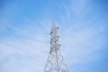 dağlarda iletken Kulesi