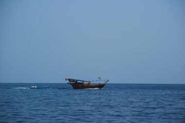 Umman tekne deniz dağ içinde