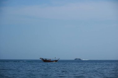 Umman tekne deniz dağ içinde