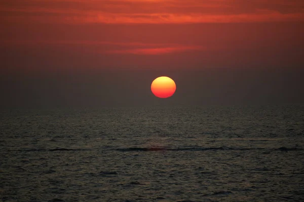 Sonnenuntergang über dem Meer — Stockfoto