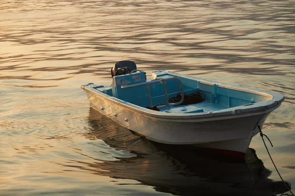 Oman båt i havet Mountain — Stockfoto