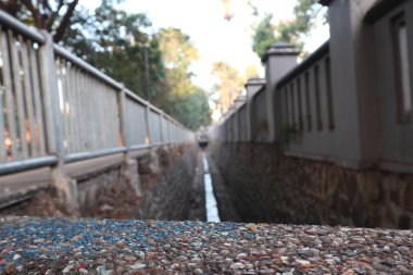 Elektronik malların arkaplanı için bilgisayar klavyesinin ve makronun yakın plan fotoğrafı