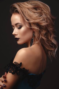 Güzel seksi kızın nazik portre