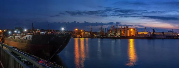 Noite no porto em Odessa, Ucrânia — Fotografia de Stock