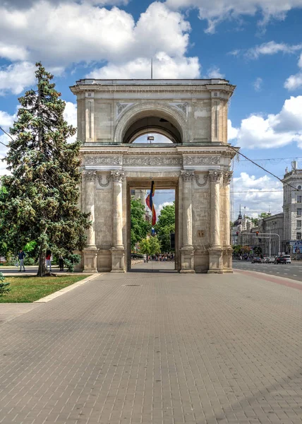 Arco triunfal en Chisinau, Moldavia —  Fotos de Stock