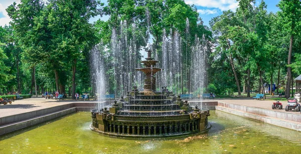 Fontana a Chisinau Central Park, Moldavia — Foto Stock