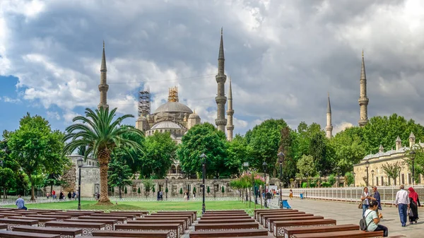 İstanbul 'daki mavi cami, hindi. — Stok fotoğraf