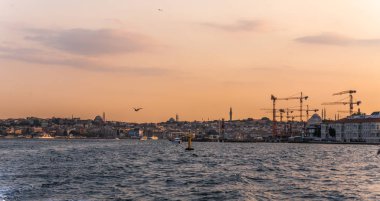 Gün batımında İstanbul 'un panoramik manzarası