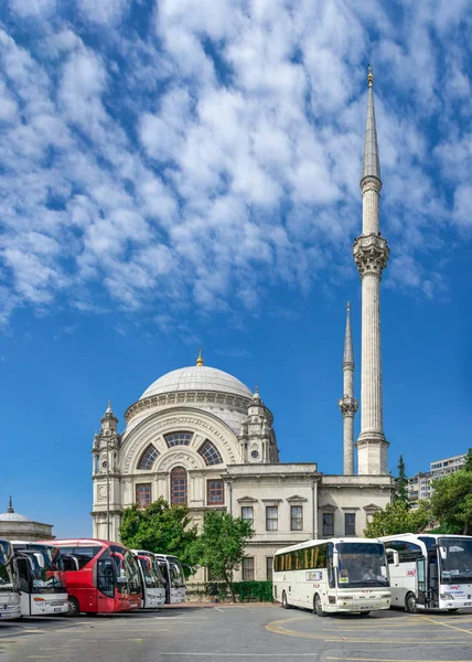 Mesquita Dolmabahce em Istambul, Turquia — Fotografia de Stock