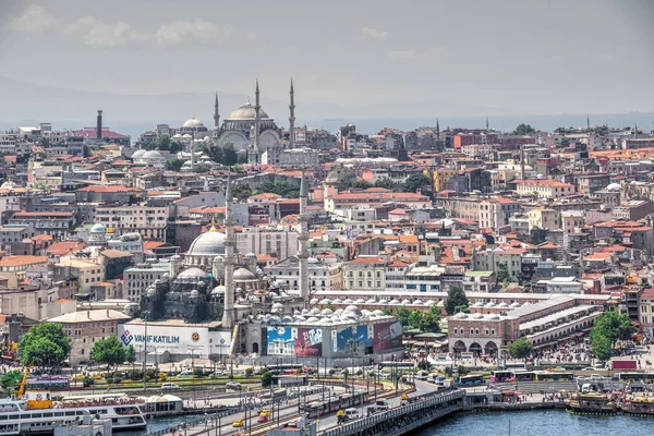 Vista superior de la ciudad de Estambul y el puente de Galata en Turquía —  Fotos de Stock