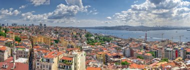 İstanbul, Türkiye 'nin Beyoğlu ilçesinin panoramik manzarası