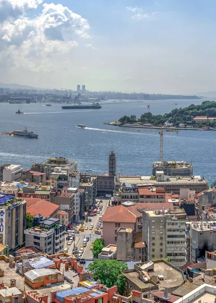İstanbul, Türkiye 'nin Beyoğlu ilçesinin panoramik manzarası — Stok fotoğraf