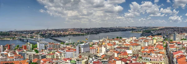İstanbul, Türkiye 'nin Fatih ilçesinin panoramik manzarası