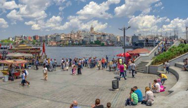 Türkiye 'nin İstanbul kentindeki Galata köprüsü yakınlarındaki set
