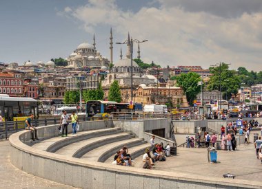 Türkiye 'nin İstanbul kentindeki Galata köprüsü yakınlarındaki set