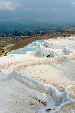 Türkiye 'de Pamukkale Travertine havuzu