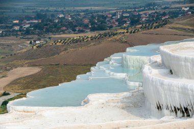 Türkiye 'de Pamukkale Travertine havuzu