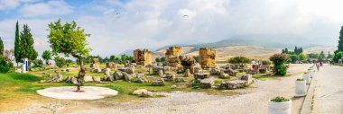 Pamukkale 'deki Hierapolis antik kentinin duvarları