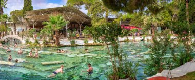Türkiye 'nin Pamukkale kentinde Kleopatra antik havuzu