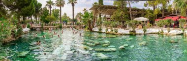 Türkiye 'nin Pamukkale kentinde Kleopatra antik havuzu