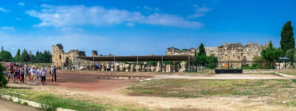 Paredes da antiga cidade de Hierápolis em Pamukkale, Turquia — Fotografia de Stock