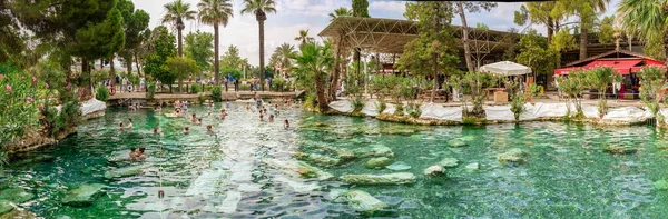 Antiek zwembad in Pamukkale, Turkije — Stockfoto