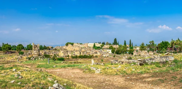 Hierapolis Ősi Városának Romjai Pamukkale Ban Törökországban Egy Napos Nyári — Stock Fotó