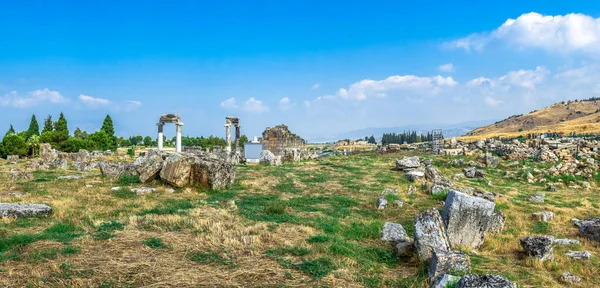 Rovine Dell Antica Città Hierapolis Pamukkale Turchia Una Giornata Estiva — Foto Stock