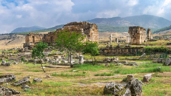 Ερείπια Της Αρχαίας Πόλης Της Ιεράπολης Στην Παμουκάλε Της Τουρκίας — Φωτογραφία Αρχείου