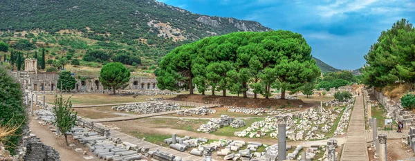 Ruínas Antiga Cidade Éfeso Dia Ensolarado Verão — Fotografia de Stock