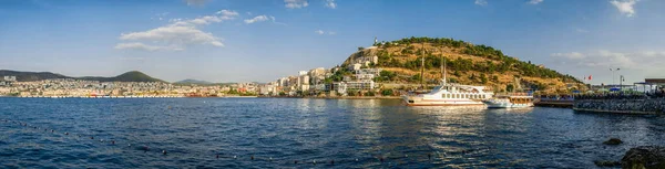 Aydın Kusadasi Kenti Yakınlarındaki Kari Denizi Kıyısının Panoramik Manzarası — Stok fotoğraf