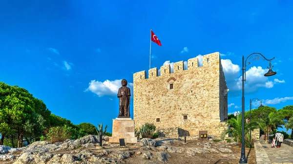 Kusadasi Türkei 2019 Schloss Kusadasi Der Türkei Und Vergnügungsbootsparkplatz Einem — Stockfoto