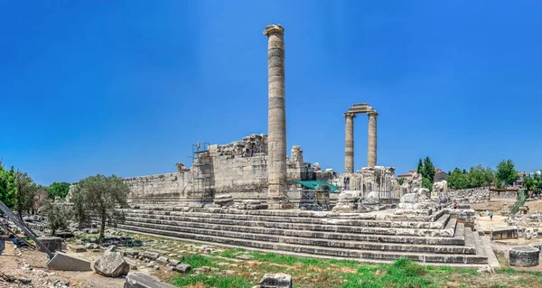 Colonnes Ioniques Brisées Dans Temple Apollon Didyma Turquie Par Une — Photo