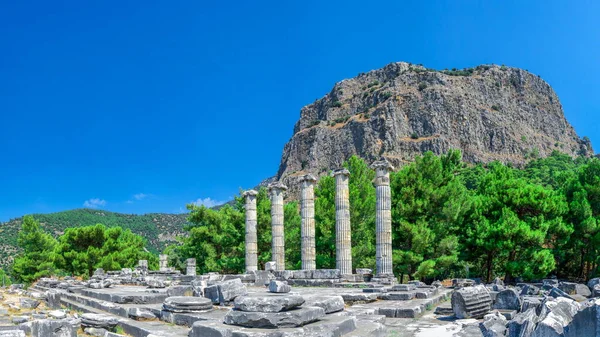 Ruines Temple Grec Antique Priene Turquie Par Une Journée Ensoleillée — Photo