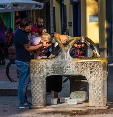 Filibe, Bulgaristan - 07.24.2019. Bulgaristan 'ın Filibe kentindeki sokaklar güneşli bir yaz gününde