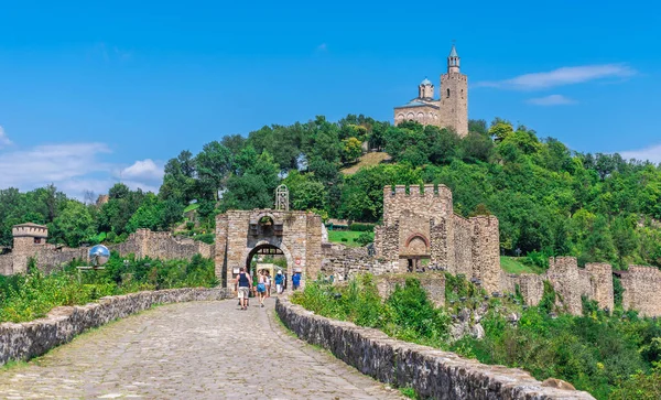 Veliko Tarnovo Bulgaria 2019 Entrada Fortaleza Tsarevets Con Catedral Patriarcal —  Fotos de Stock