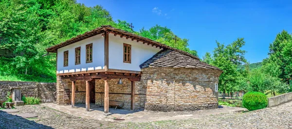 Epiphany Church Mit Einer Schule Etar Architectural Ethnographic Complex Bulgarien — Stockfoto