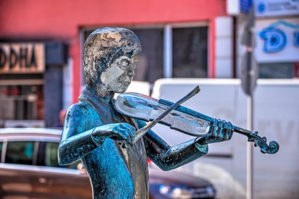 Ruse Bulgária 2019 Escultura Menino Violinista Cidade Ruse Bulgária Dia — Fotografia de Stock