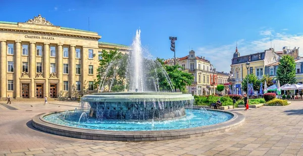 Ruse Bulgaria 2019 Fountain Freedom Monument City Ruse Bulgaria Sunny — Stock Photo, Image