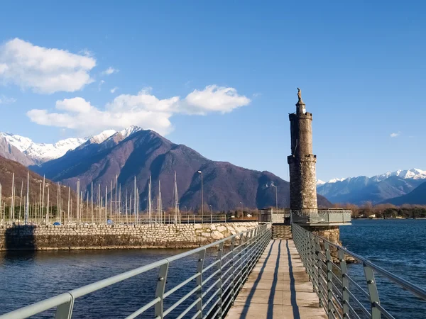 Madonna in cima alla torre — Foto Stock