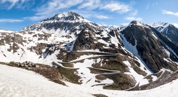 Gotthardpass，Tremola 谷视图 图库图片