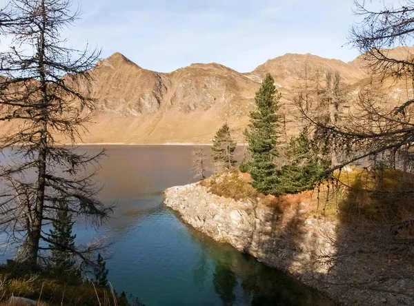 Göl Ritom, Cadagno, Tom Güz — Stok fotoğraf