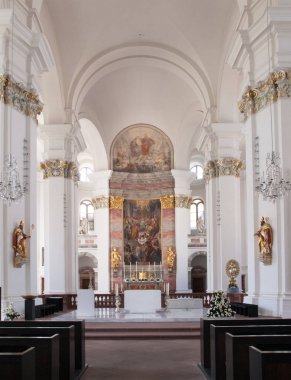 Tarihi kent meydanında çeşme