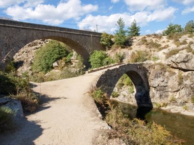 Albertacce, eski taş köprü