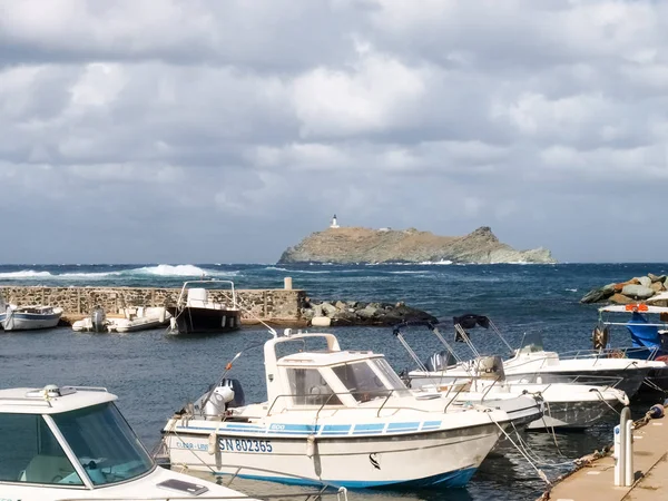 Kustlandschap en bos van Cap Corse — Stockfoto