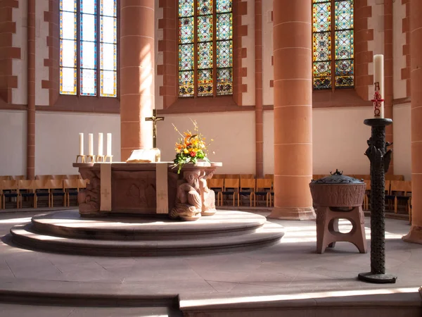 Jesuitenkirche, ołtarz, oświetlony — Zdjęcie stockowe