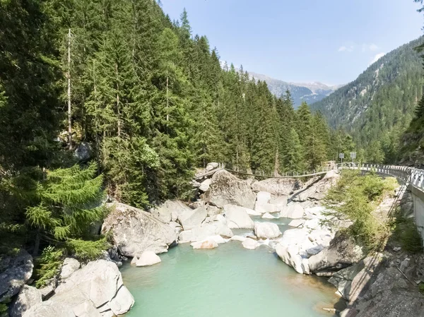 Viamala, Suiza. Puente tibetano —  Fotos de Stock