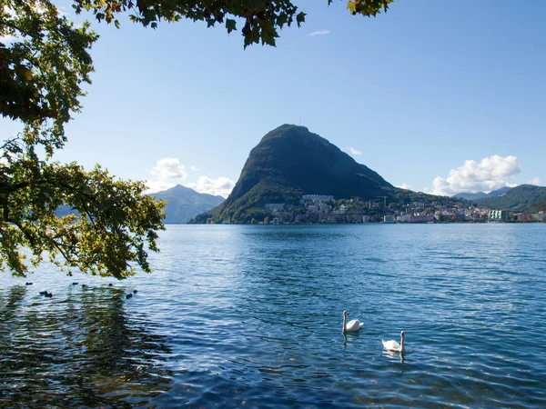 Parco Ciani and lake view — Stock Photo, Image