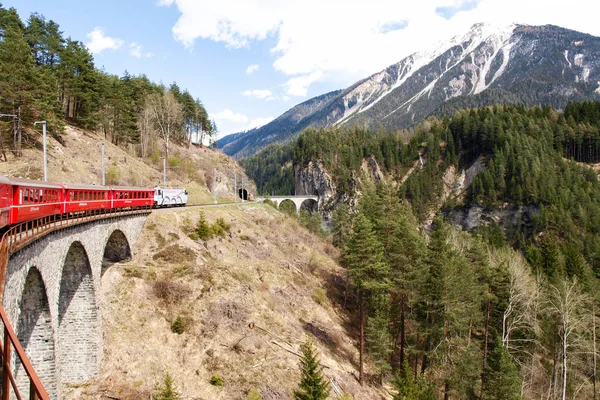 Filisur. O Viaduto Landwasser — Fotografia de Stock