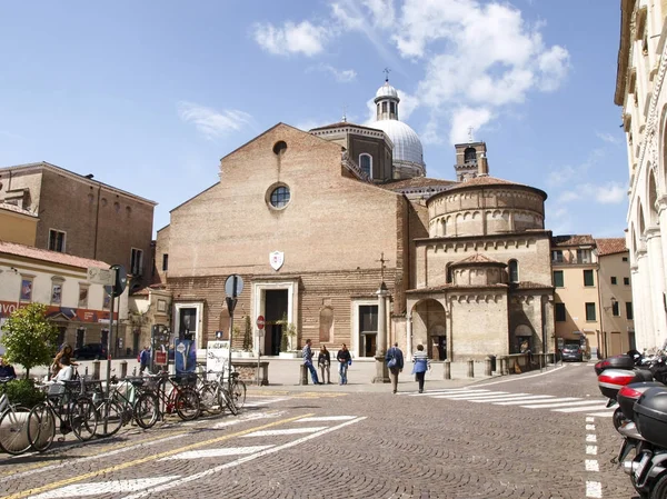 Squares and alleys of Padova — Stock Photo, Image